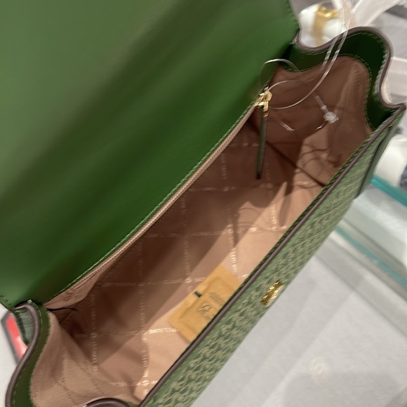 MICHAEL KORS
Whitney Medium Flap TH Satchel
Fern Green
NWT - Picture 10 of 16